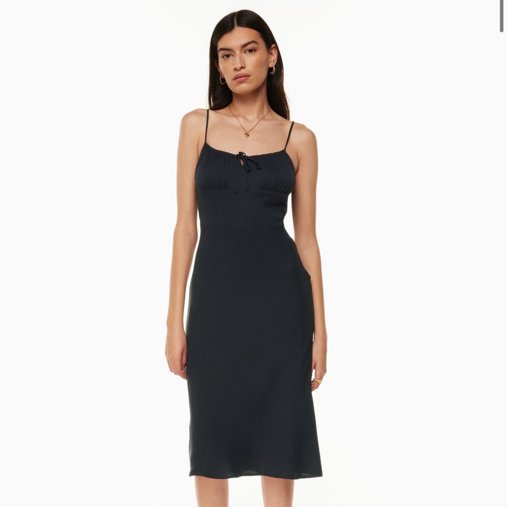 Aritzia Wilfred bellow dress midi in black size 2